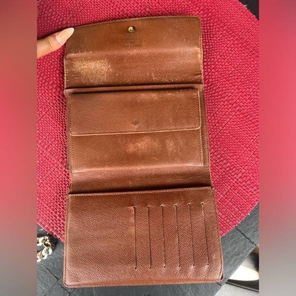 Rare Louis Vuitton monogram wallet 🌙 - Picture 10 of 17